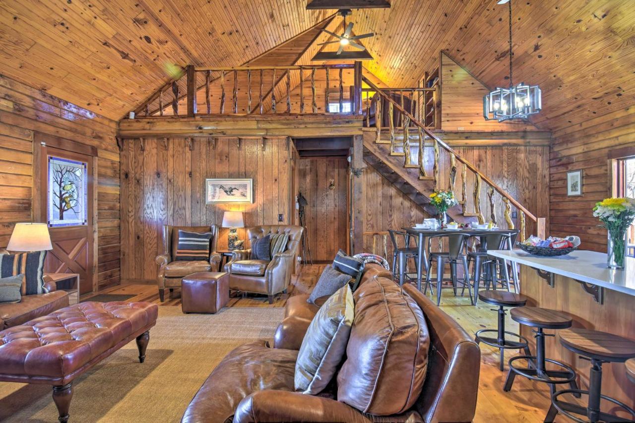 Luxury Pearcy Cabin With 5 Private Acres And Hot Tub! 外观 照片