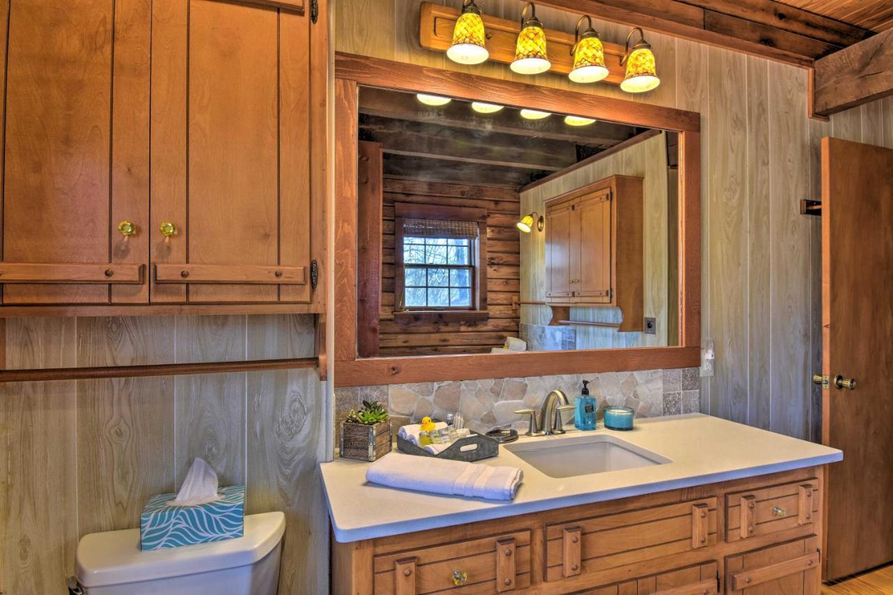 Luxury Pearcy Cabin With 5 Private Acres And Hot Tub! 外观 照片