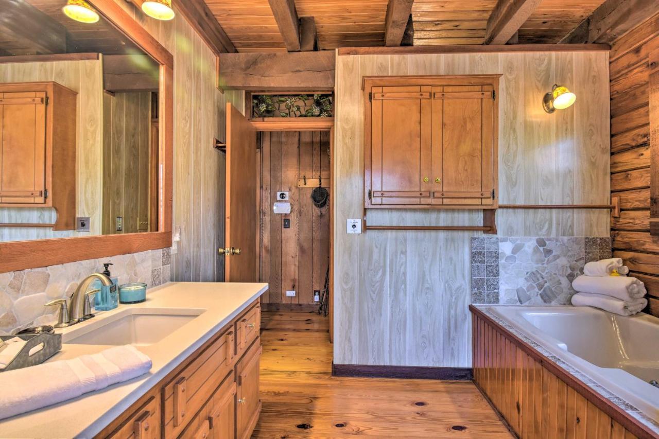 Luxury Pearcy Cabin With 5 Private Acres And Hot Tub! 外观 照片